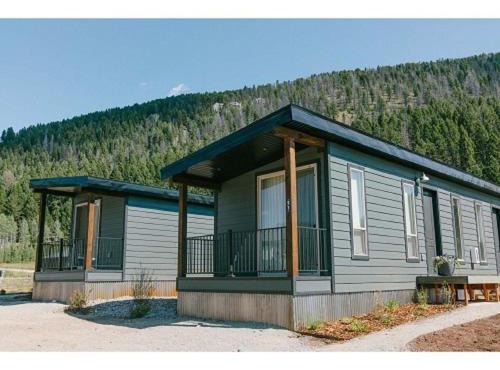 Terra Nova Cabins