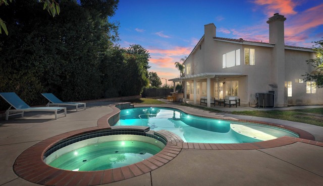 Terrific 5-bedroom pool in prime location of Highland