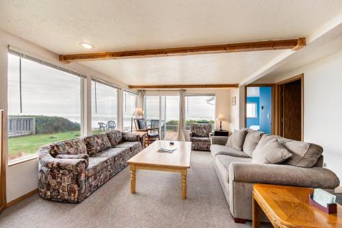 The Best Little Beach House on the Oregon Coast!