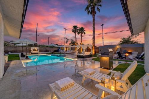The Grand Oasis Estate - A Luxe Private Resort Near The Strip