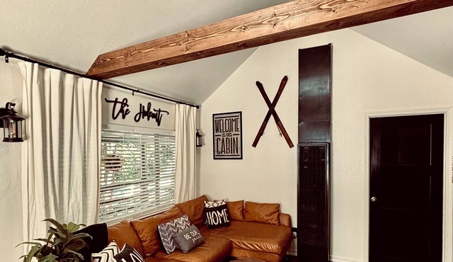 The Hide-Out! A Boho Cabin AC- Wi-fi