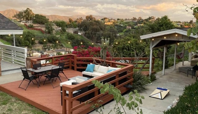 "The Medallion" Modern City Estate 7bed/5bath AC
