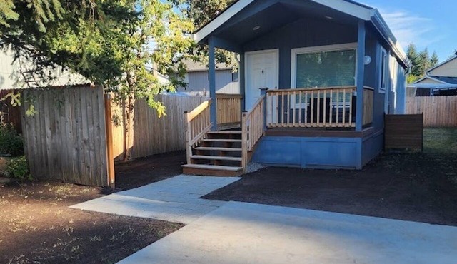 The Nook: 400 ft² House - Full Kitchen & Bath - PNW Basecamp