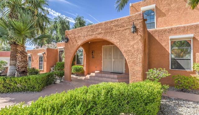 The Oasis at The Lakes, your private Resort & Spa, few short mn to Vegas Strip
