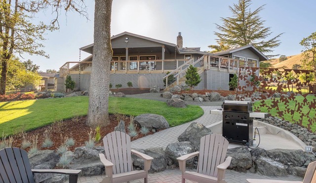 The Overlook - Fire Pit, Views & Room to Gather