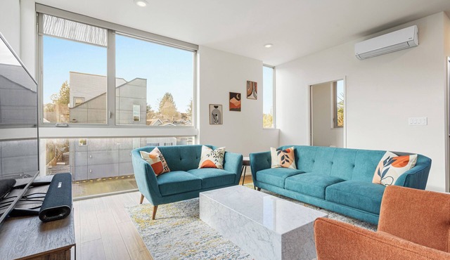 The Rooftop Blue Haven Home w Firepit