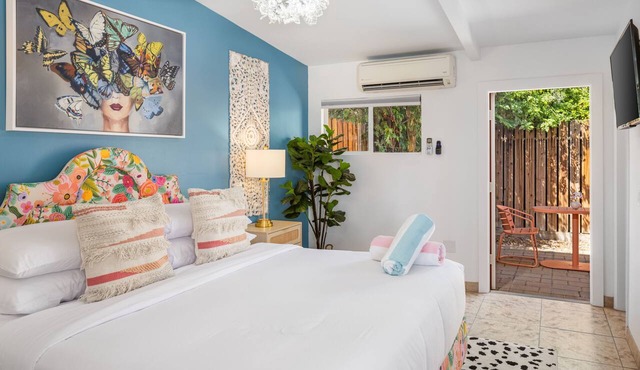 The Taylor Suite · Dog-Friendly Yard, Palm Springs