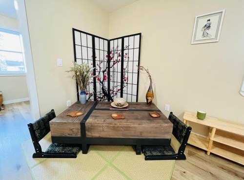 The Twin Flats, Audrey and Far East Escape