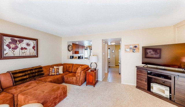 Three-Story, Dog-Friendly Townhouse with Free WiFi, Gas Fireplaces, & washer & dryer