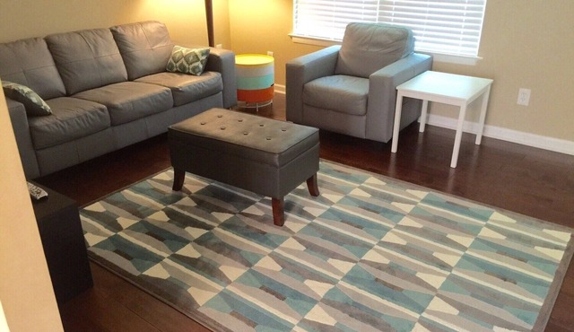 Thunderbolt Home | Clean & Comfortable | Close to Beach and Downtown
