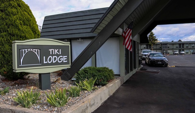 Tiki Lodge