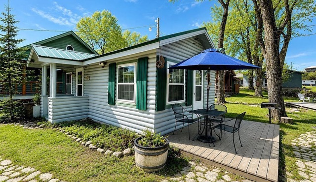 Tiny Cabin Perfect an Individual Escape with BBQ in Riverside, Wyoming