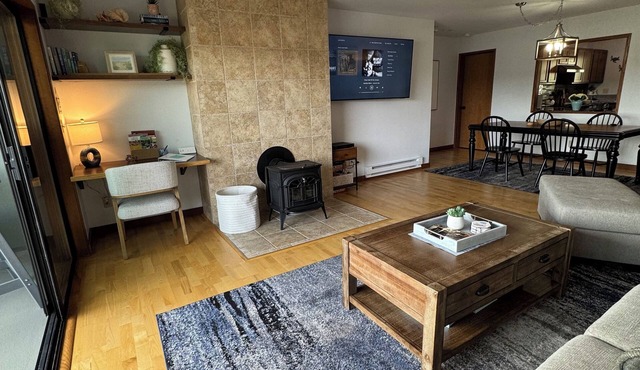 Tranquil 2-bedroom condo in Port Ludlow with WiFi