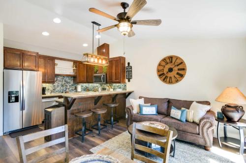 Tranquil Lake Almanor Getaway w/Grill!