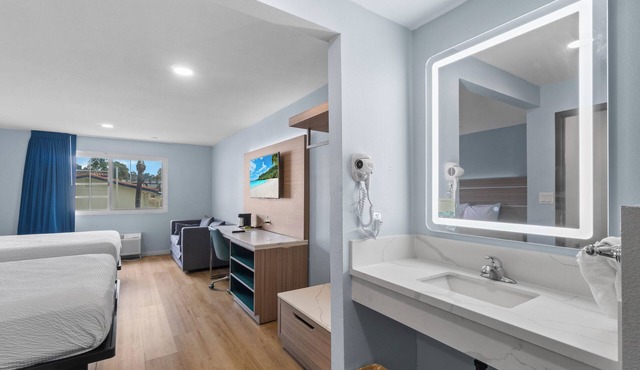 Travelodge by Wyndham Fairplex Pomona