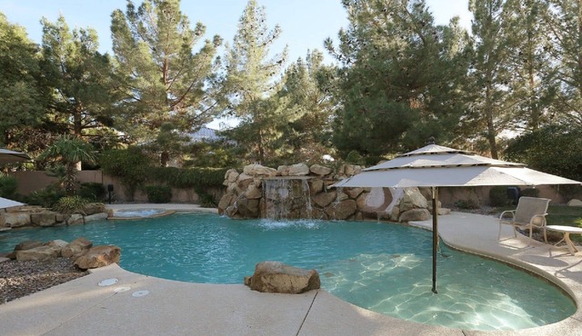 Tropical Las Vegas Vacation Luxury Home