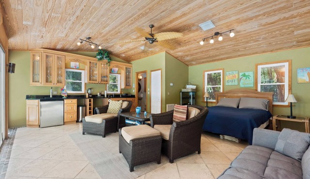Tropical Oasis Pool House with full bath and full access to pool.