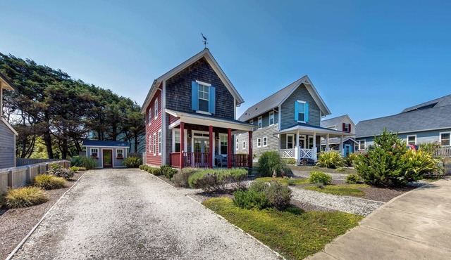 Two Story Olivia Beach Home with Free WiFi Dog Friendly and Close to the Beach