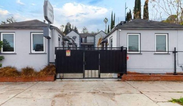 Unfurnished Cozy Studio Apartment in Studio City