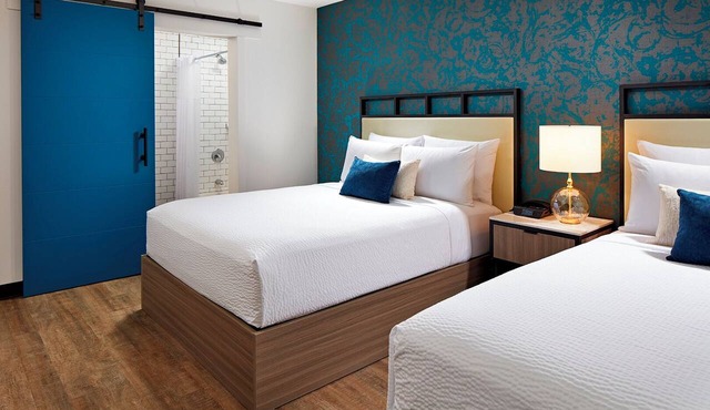 Upscale La Jolla Stay w/Heated Outdoor Pool | 0.4 mi to Windansea Beach