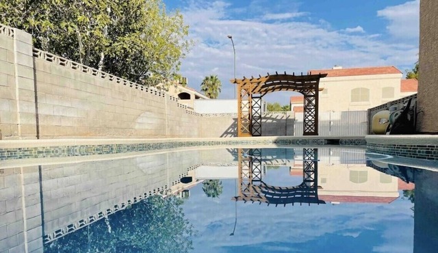 Vegas Serenity w/Pool & Spa