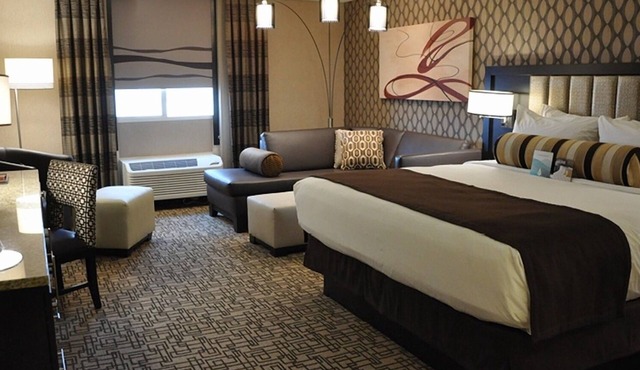 Vegas Stay with Luxurious Amenities & Perfect Location