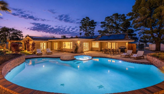 Vegas Strip Pool Villa-4000sf, Spa, Sauna, Theater