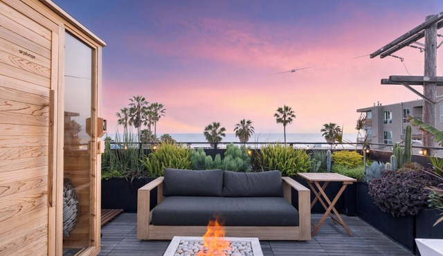 Venice View by AvantStay | Walk to Venice Beach | Rooftop, Ice Bath, Luxe Design