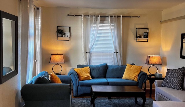 Very clean house with amazing park across the street and Japanese garden.