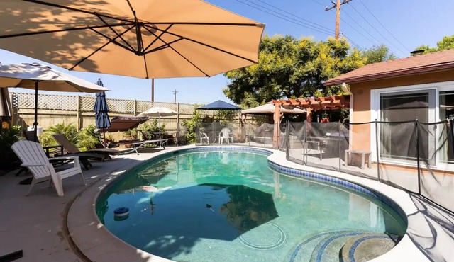 Very Cute Simi Valley 1 Bedroom Guest Apartment w/pool