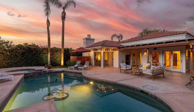 Villa Sirena – Luxe Palm Springs Poolside Getaway