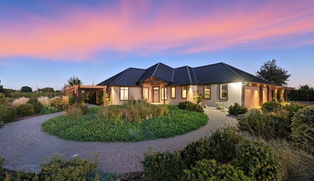 Vineyard Main House -10 acre Vineyard
