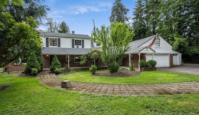 Vintage Modern Farmhouse & Wildlife Sanctuary