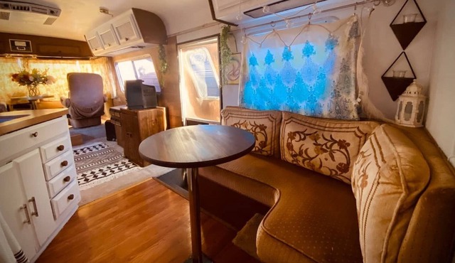 Vintage Motorhome/RV + WiFi