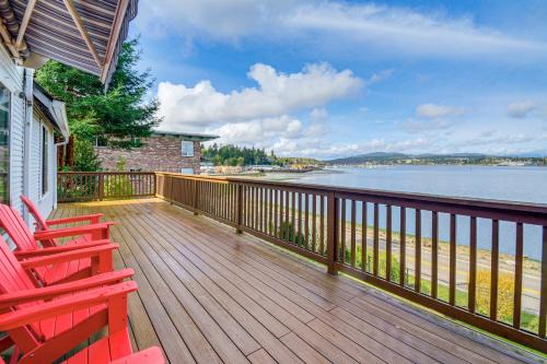 Walk to Beaches: Waterfront Home in Port Orchard!