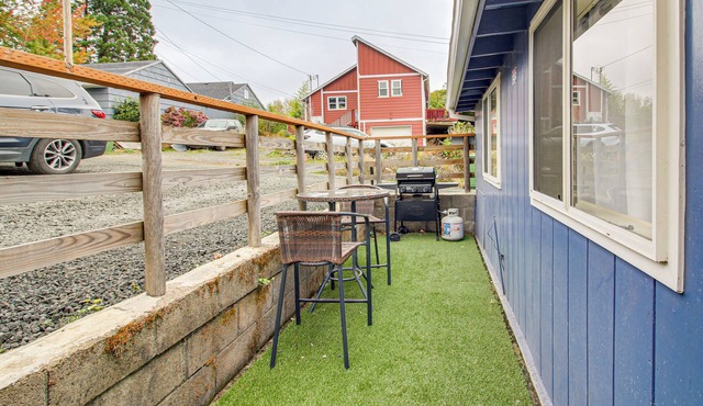 Walk to Mingus Park: Quaint Escape w/Private Yard