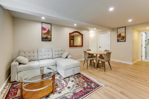 Walk to Seward Park, Near Lumen! Pet-Friendly Apt
