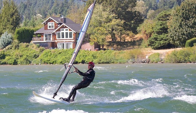 Waterfront "Columbia Gorge River House" Private Water Access, Stunning Views!