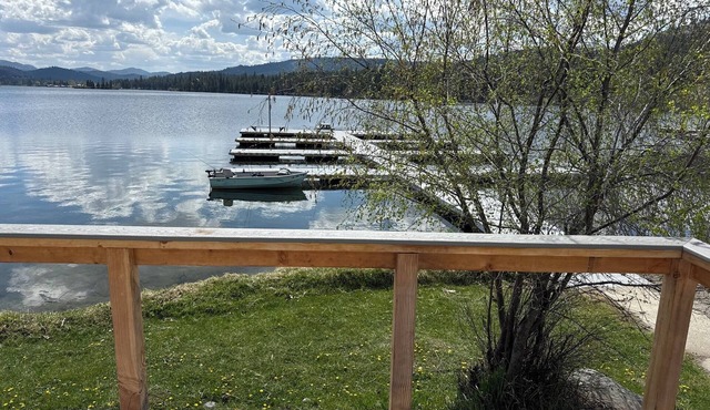 Waterfront Curlew Lake Studio Cabin w/Private Deck -Sleeps 2 at Tiffanys Resort