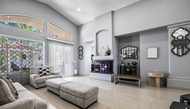 Welcome to Fabulous Las Vegas!Located minutes away from the Las Vegas Strip