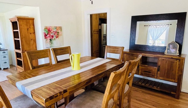 Welcome to the Rosemary and Honeybee cottage in Pocatello, Idaho ! 🌲