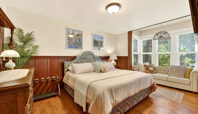 Whimsy on B | 2BR Steps to Downtown