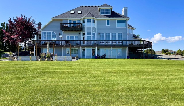 Wine Country Getaway with Amazing Views