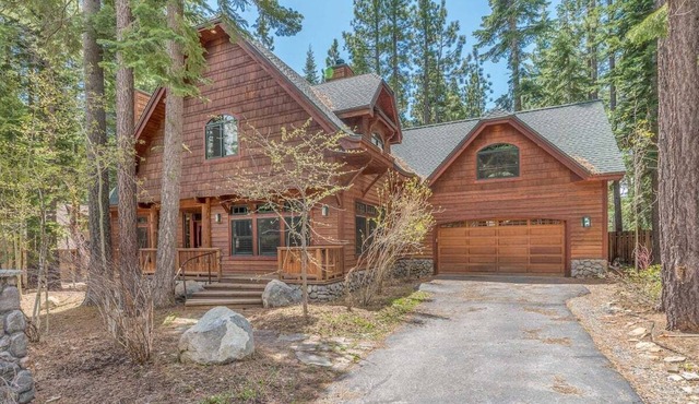 Woodchuck Luxury Lodge Hot Tub & Game Room