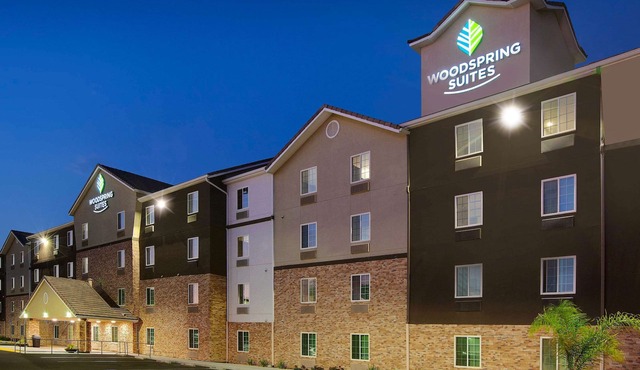 WoodSpring Suites Bakersfield East
