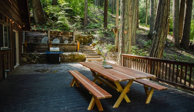 🌲 Yosemite/Oakhurst Modern Creekside Cabin