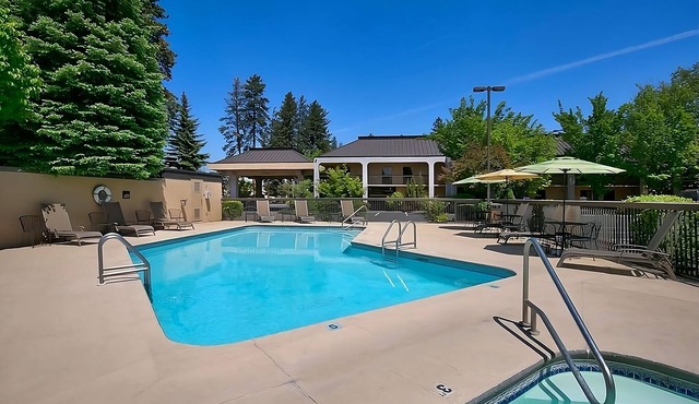 Your Home Away From Home 2 Comfortable Units! Enjoy Swimming Pool Access!