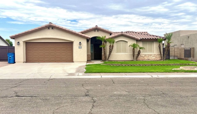 Yuma Foothills Family-friendly Home Central location to Lake, Dunes, River, etc.
