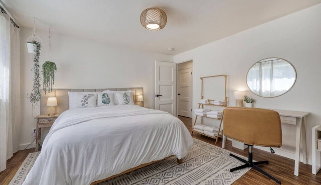 Zen Garden Retreat: 2 Queen + 2 Full near UO | Sunset Views