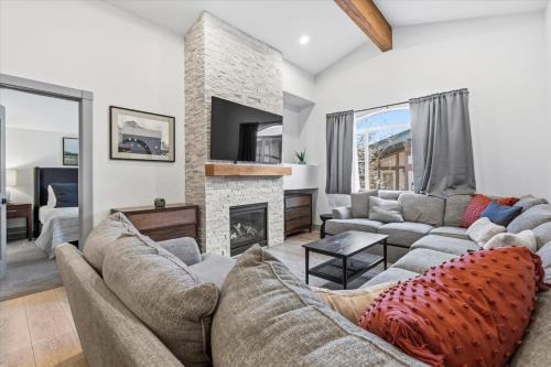 Zermatt Villa 3014 - 2 Bedroom 2 Bath Full Kitchen with Resort Amenities